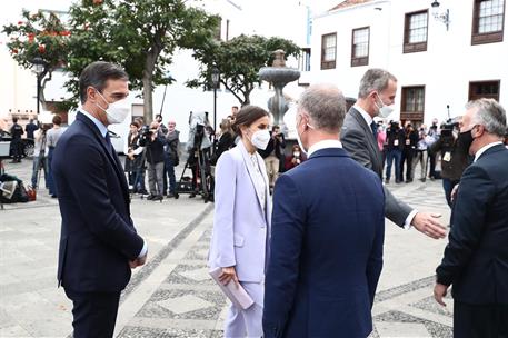 12/03/22-Los Reyes y el Presidente en el homenaje a la ejemplaridad del Pueblo de La Palma